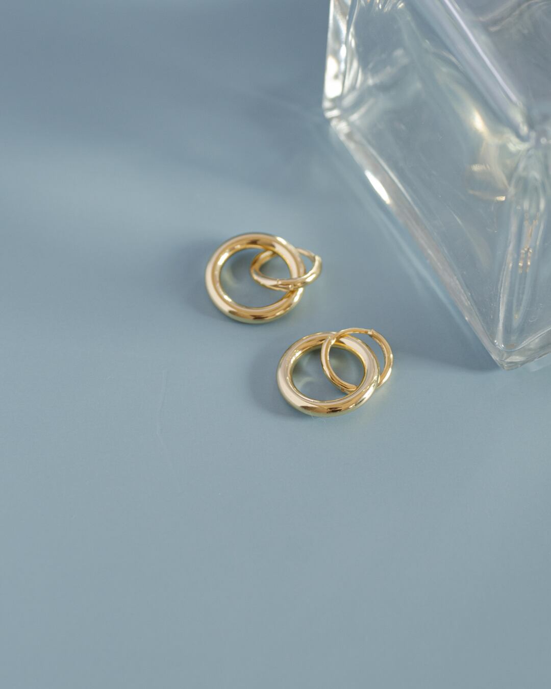 Double ring hoop pierce